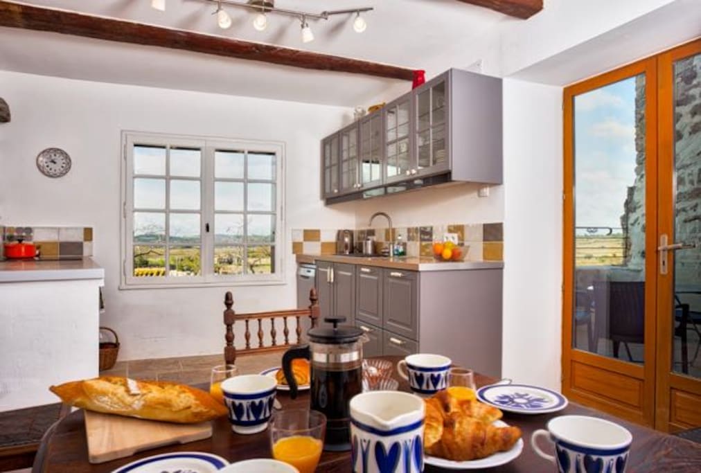 Fully equipped kitchen