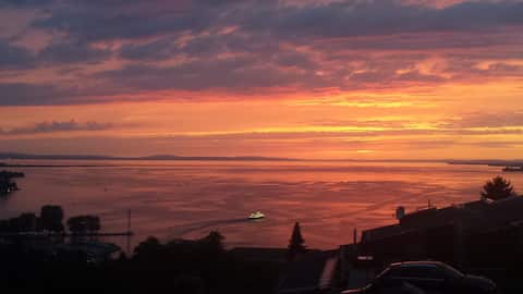 Top performing Airbnb: Quiet apartment close to the city with fantastic lake views in Lindau (Bodensee)
