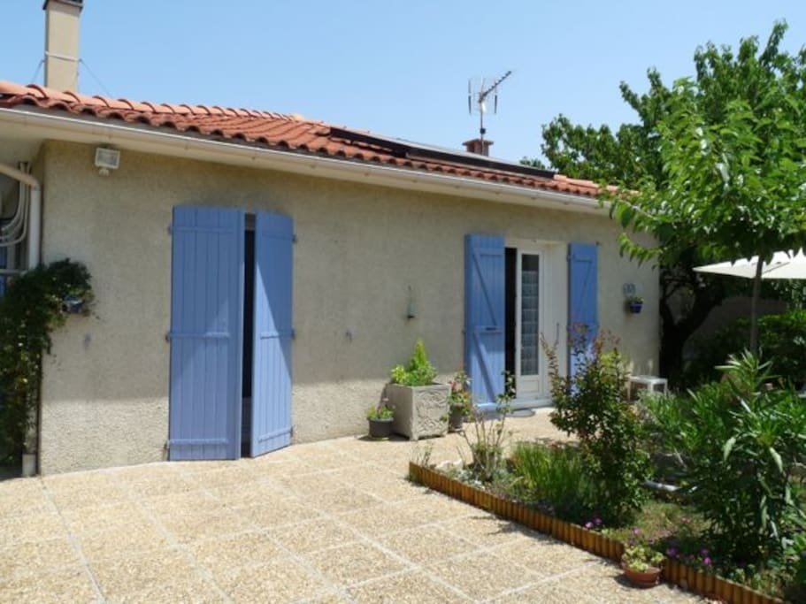 Maison de ville, non mitoyenne, au calme et au soleil