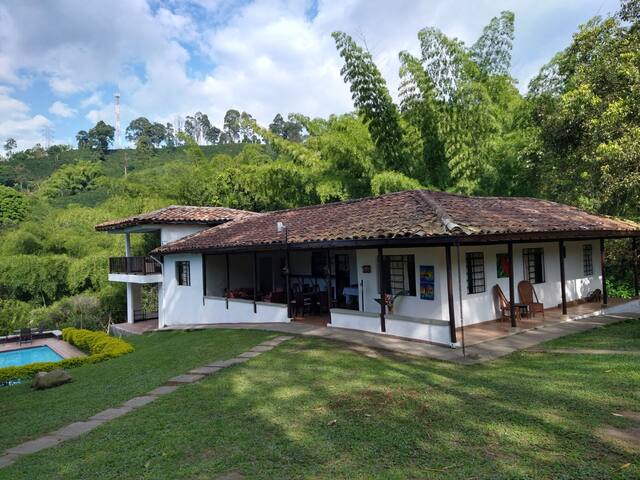Entire home with 6+ bedrooms in Manizales - Finca Eje Cafetero, Manizales
