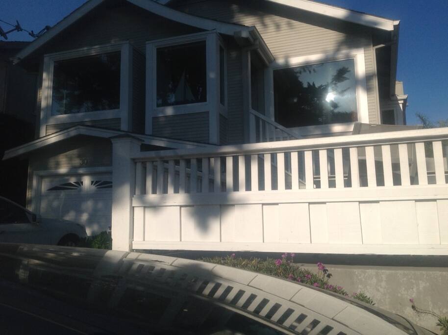 2 bedroom + office w/sleeper couch House & private entrance to one bedroom apartment w/full kitchen & 2 TV'S & 1.5 bathrooms