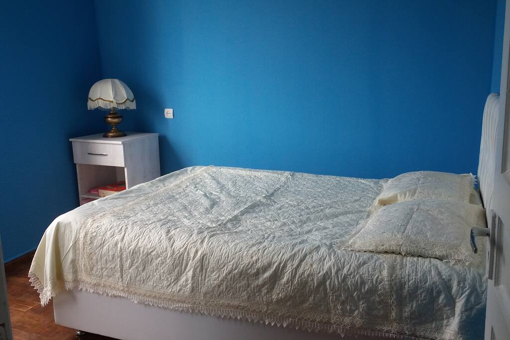 Double room with garden & See View.
Air Condition.
комната для двоих, с видом на море и на двор.
с конденционером.