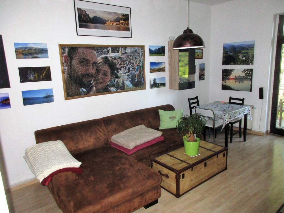 Wohnzimmer mit Schlafcouch