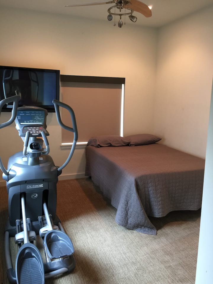 2nd bedroom now has double bed. No longer an elliptical or a TV. 