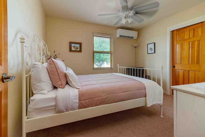 客房-舒适的床垫、百叶窗、空调、辐射暖气-完美！