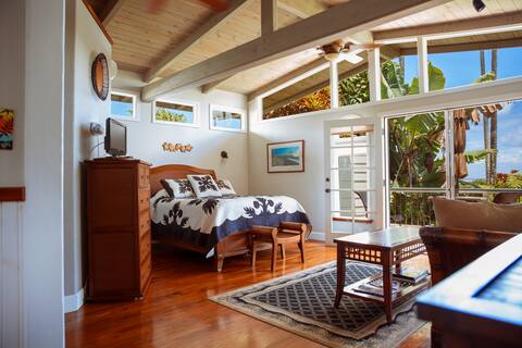 Steps to Beach & Surf with Breakfast - Koi Suite