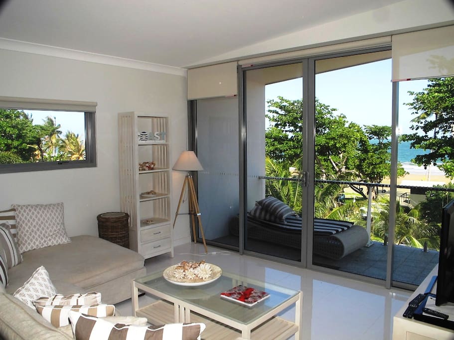 Mission Beach Penthouse No3 - Living Area
