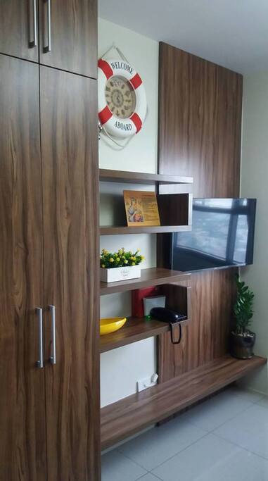 Smart TV with Netflix + Internet Wifi
