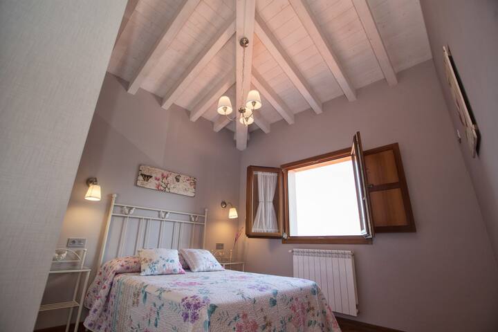 spavaća soba na katu * pogled na planine