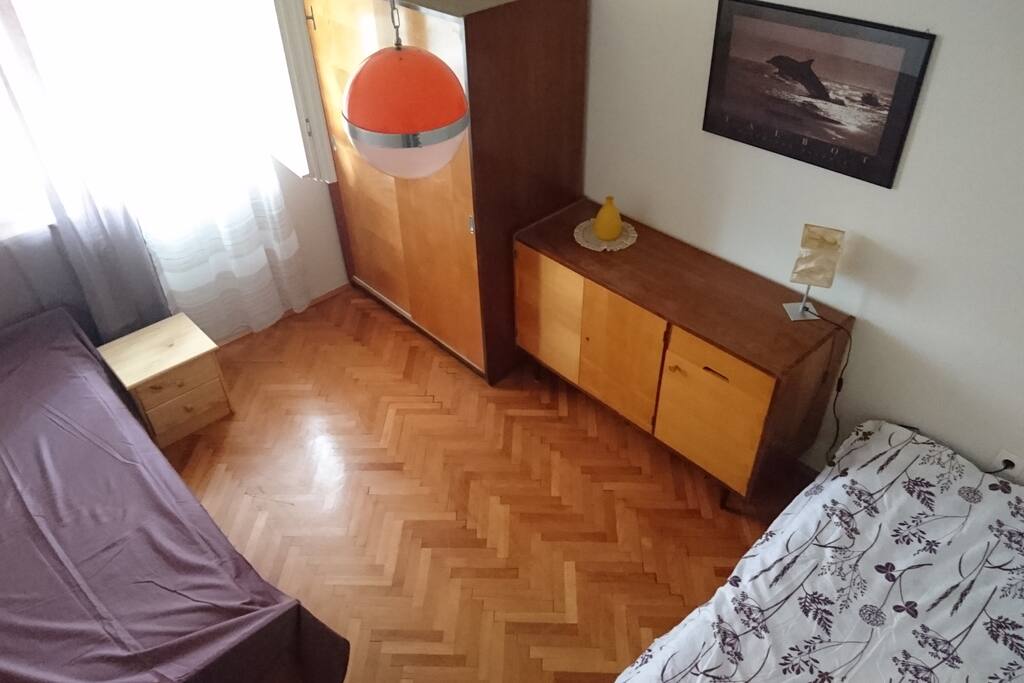 Bedroom (single bed, size 90x200 + double bed size 120x200)