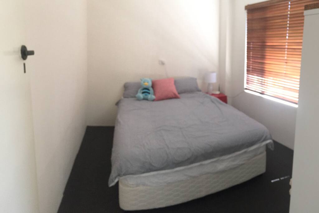 Queen size bed