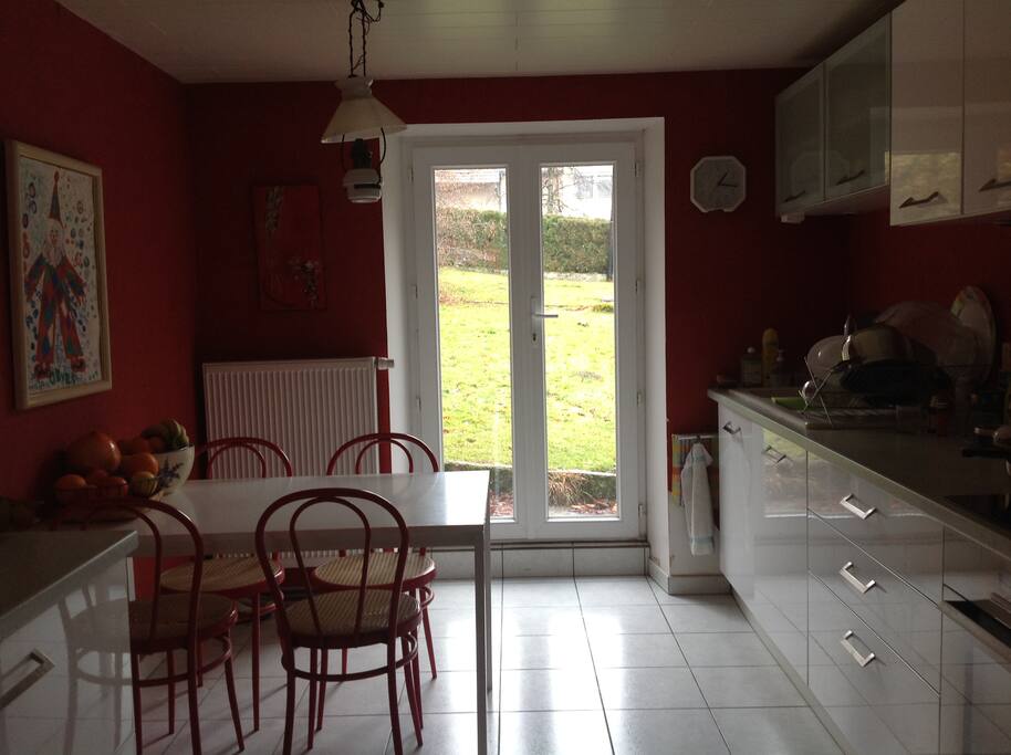 Cuisine donnant sur le jardin