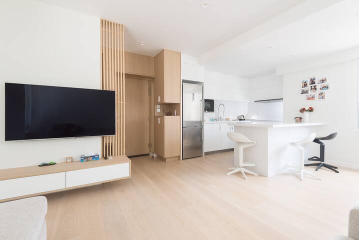 HAPPY VALLEY 2BDRM, BRANDNEW DECOR, RACE VIEW gallery image 2