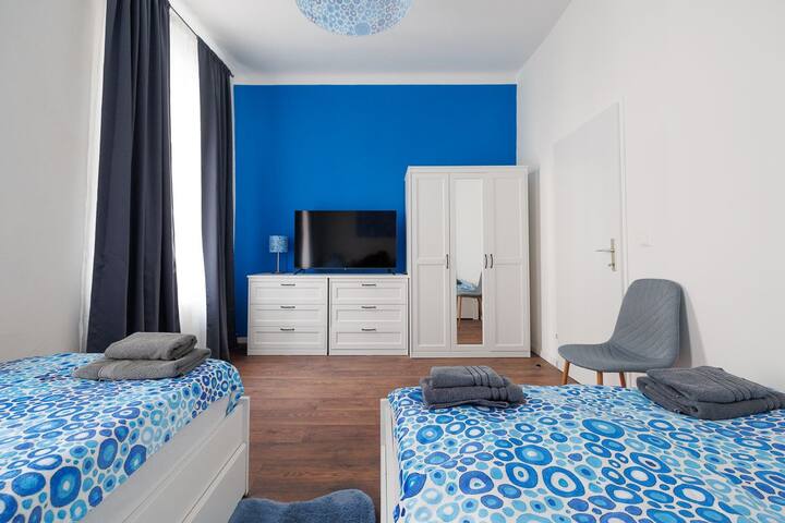 NEW! Spacious Home for Family&Friends gallery image 2