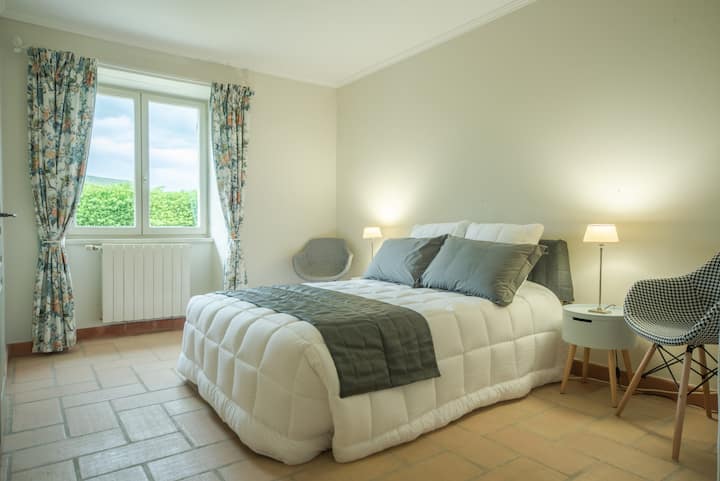 Bedroom 7 apartment 2 single beds