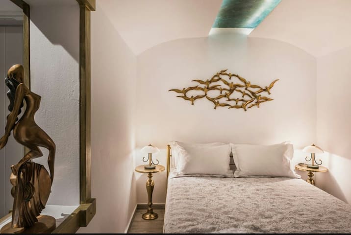 Summer Lovers Villa | Private Spa & Outdoor Pool gallery image 3