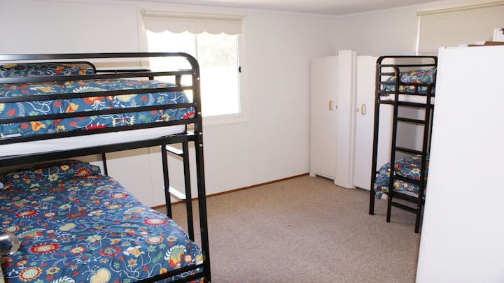 Bedroom 3 - 2x single bunks