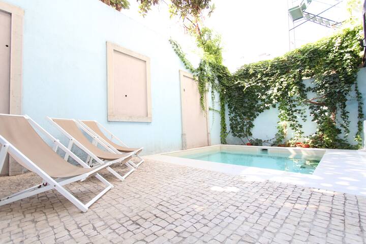 BE SILVER IN CENTRAL LISBON gallery image 3