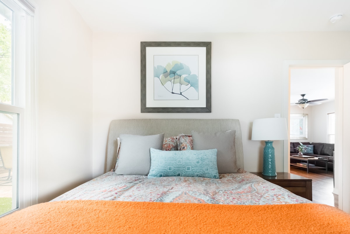 A Modern Spin on a Cozy '50s Home in Bouldin Creek