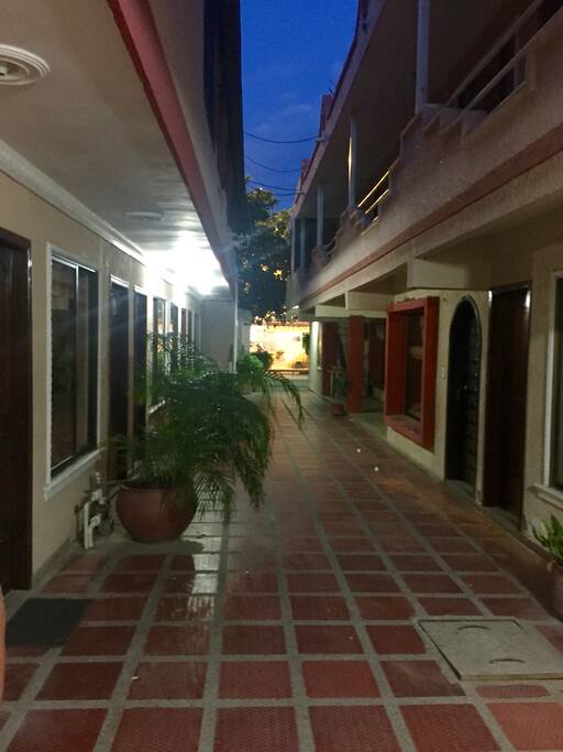 Habitaciones en primer y segundo piso