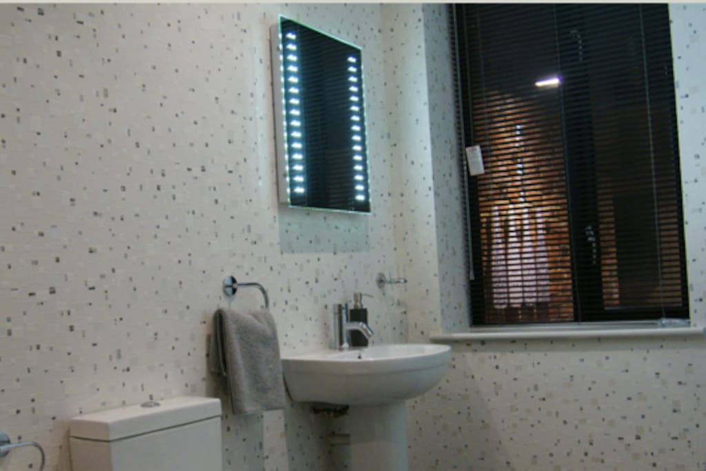 Bathroom 4