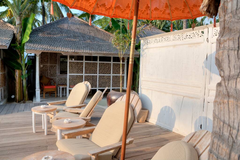 Sunbed bungalows