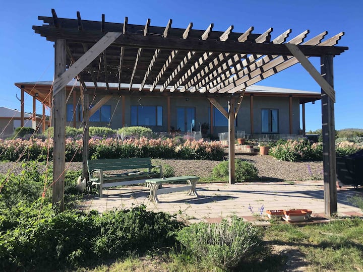 Peaceful Straw Bale Retreat B & B Bed and breakfasts for Rent in