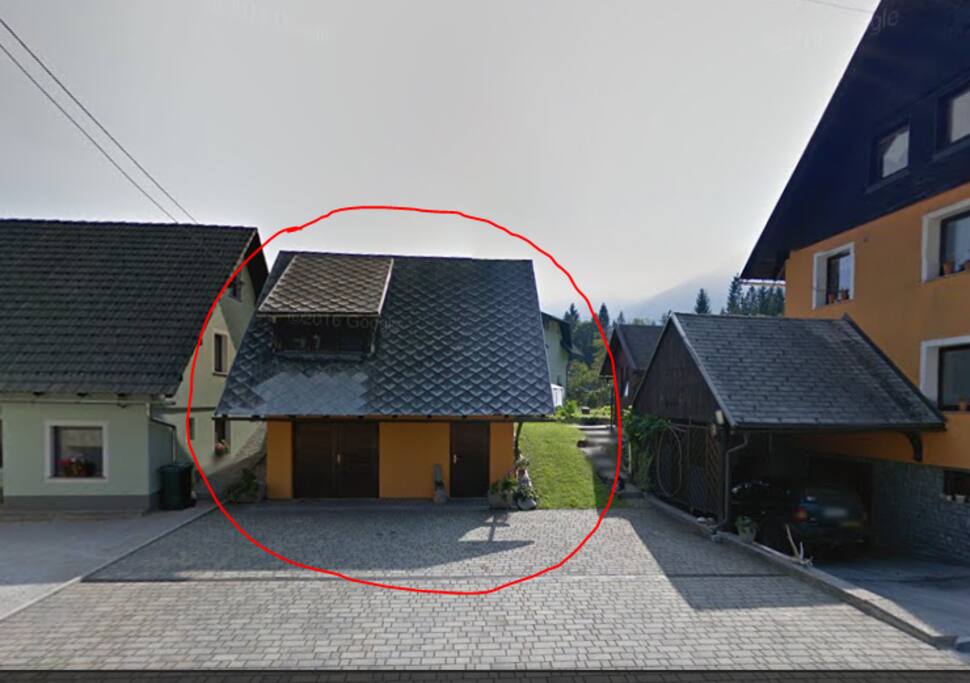 Courtyard in front of the house where one can park