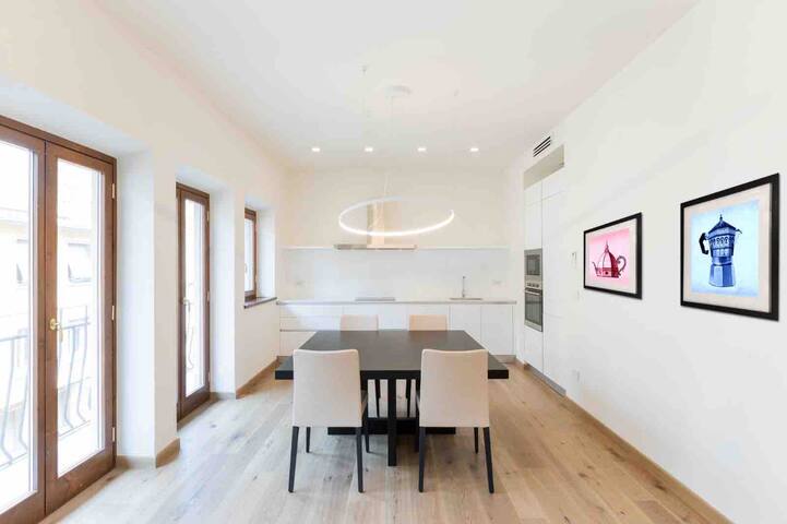 Ponte Vecchio Luxury Flat gallery image 3