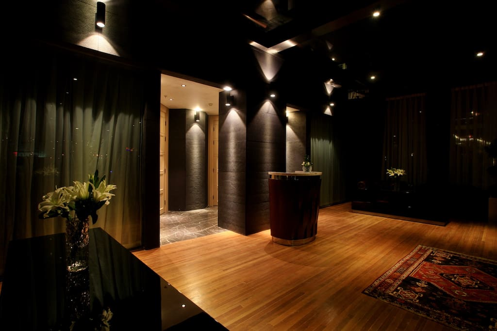 Lobby side