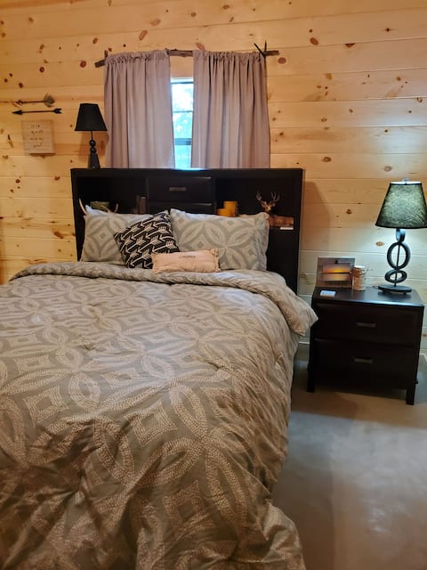 Rustic apartment near Pickwick Lake