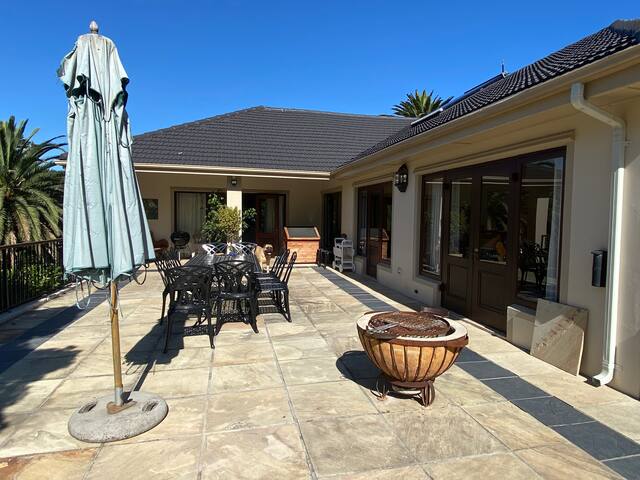 Spacious home in Tokai gallery image 3