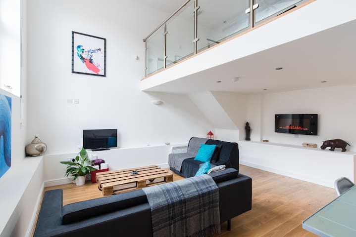 Lux LoftApartment Nr City Centre with GatedParking