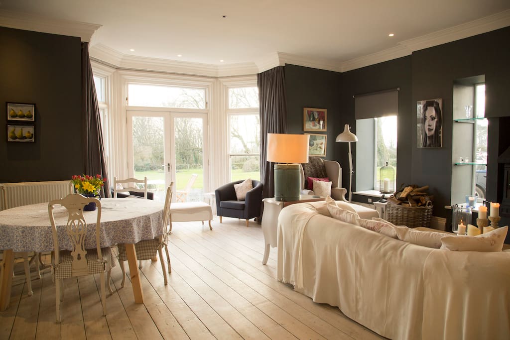 Breakfast Room