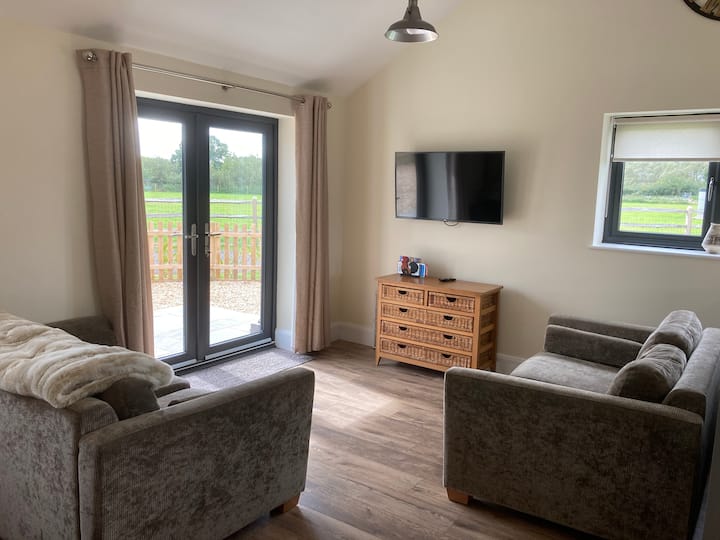 The Hen House. Semi Rural Cottage Near To Beaches - Chichester