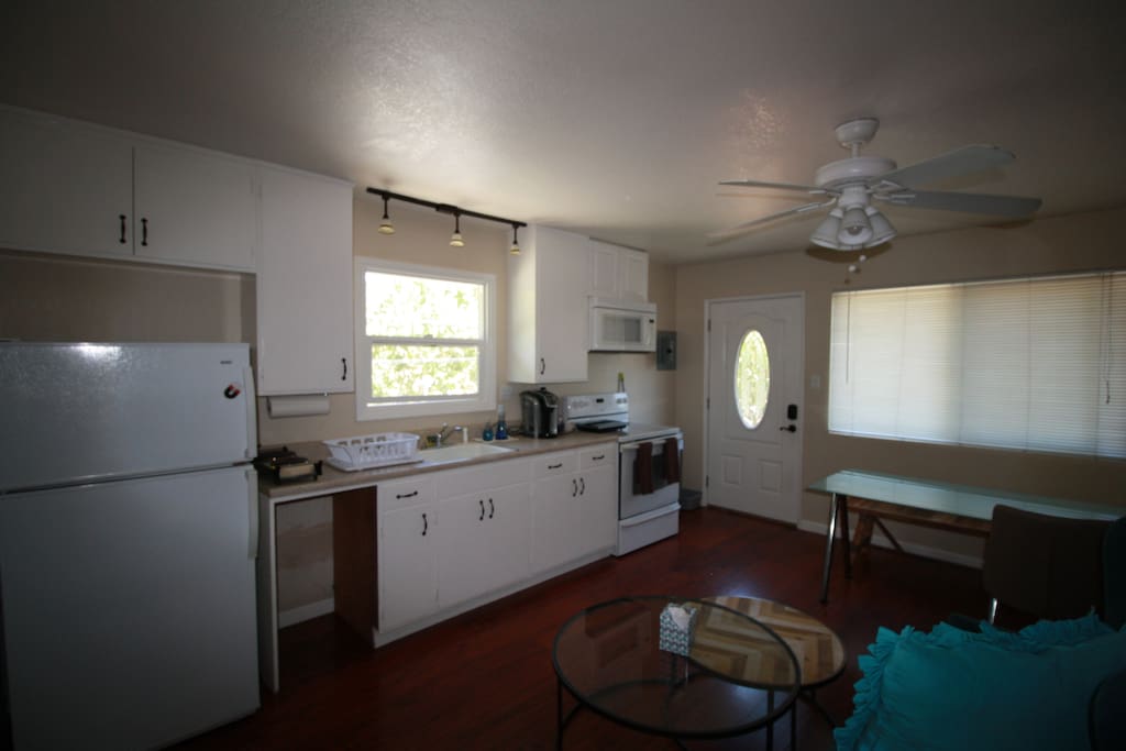 Kitchen- no dishwasher