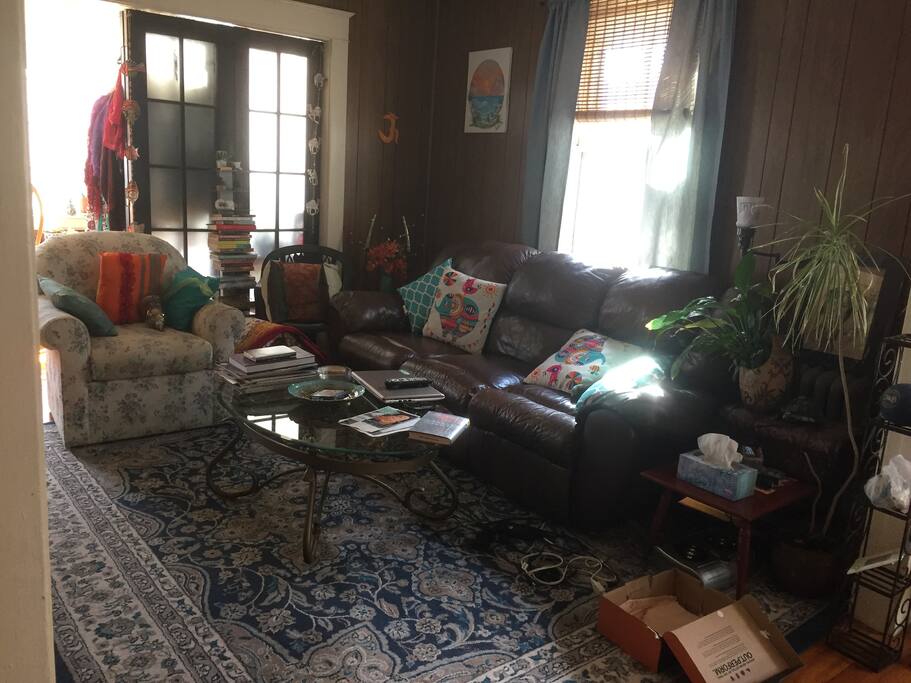 Spacious comfortable living room (shared)