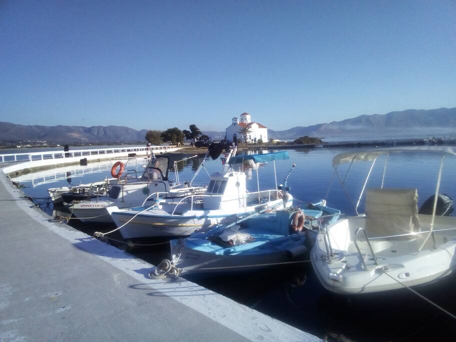Το λιμάνι της Ελαφονήσου απέχει 5 λεπτά με τα πόδια από το σπίτι!
