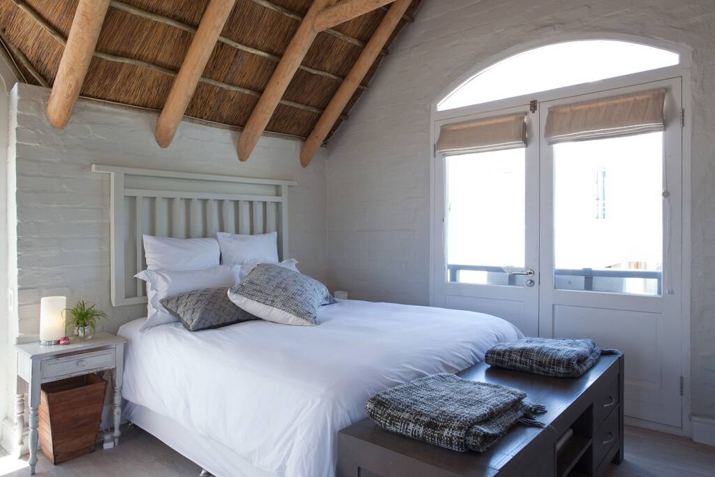 Queen Size Bedroom