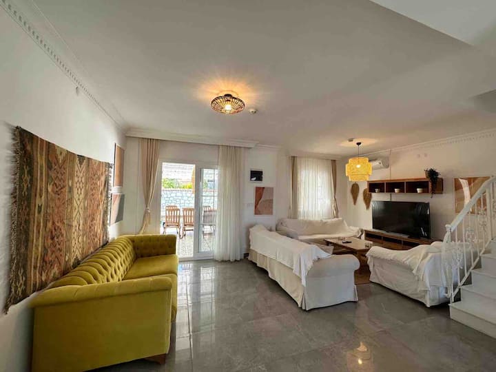 Alaçatı ŞAhin Tepesi Havuzlu Villa - アラサトゥ