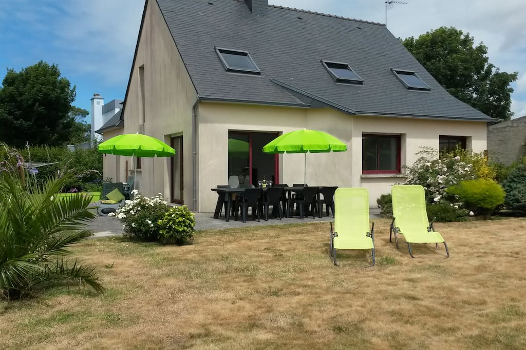 Façade plein sud vu du jardin