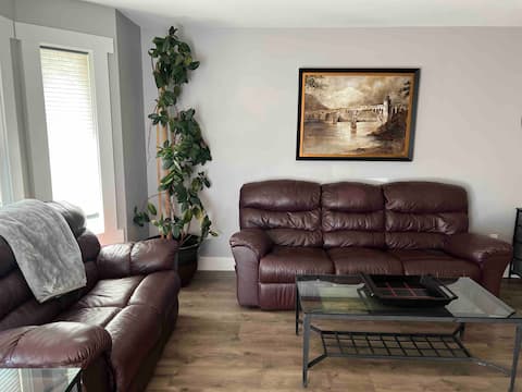 Beautiful home with 4 beds - sleeps 8 comfortably