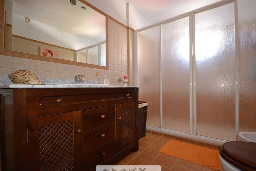Baño planta arriba