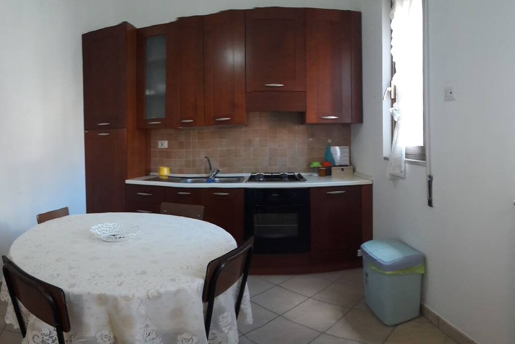Kitchen/Dining area