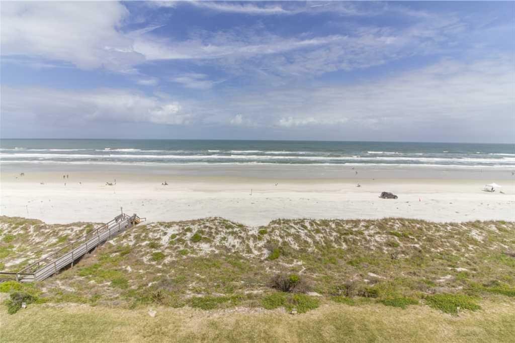 The Ocean is calling you! - You may find it hard to stay indoors with the beach so close!