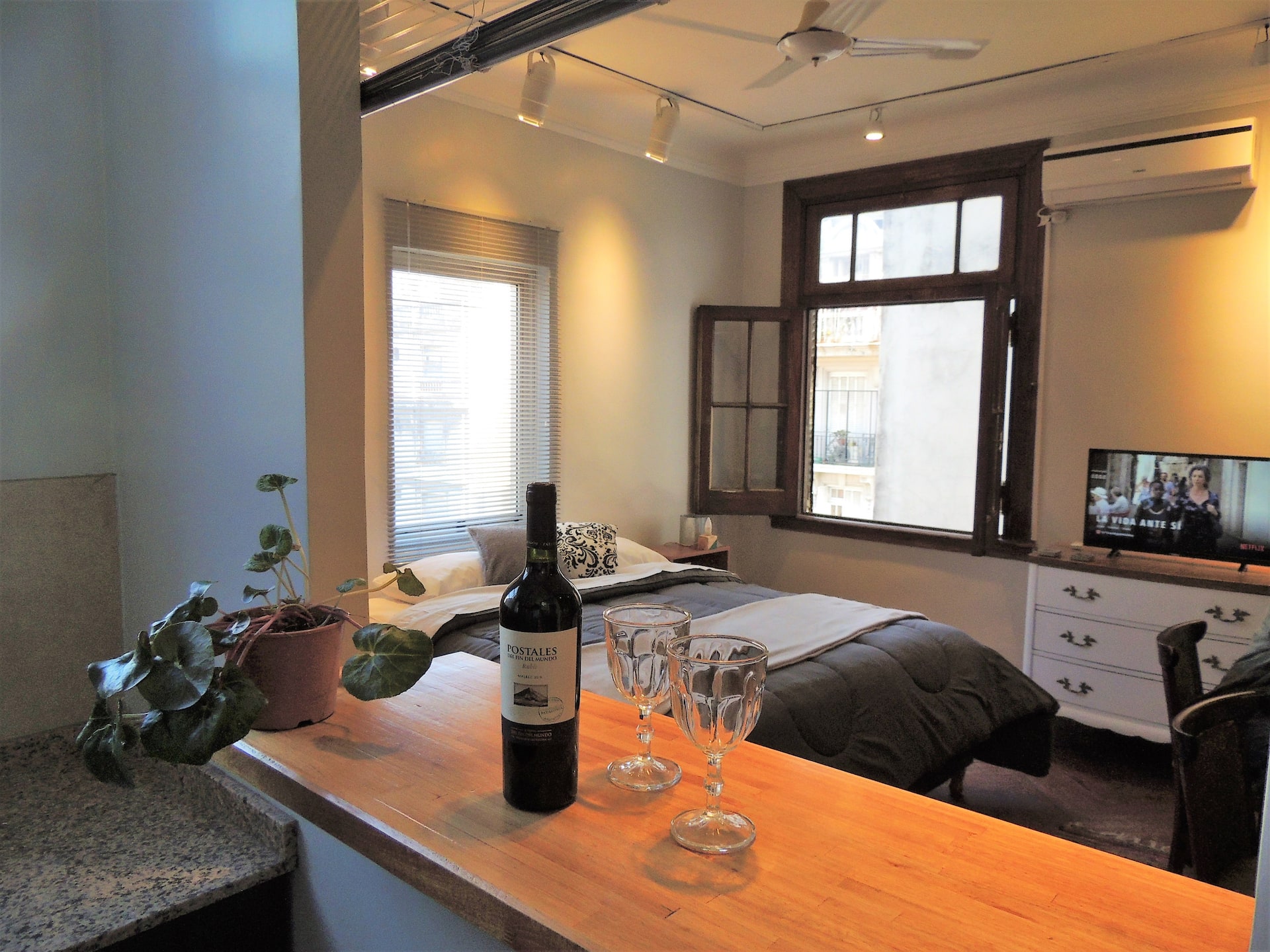 Stylish suite steps from Dorrego Square |San Telmo
