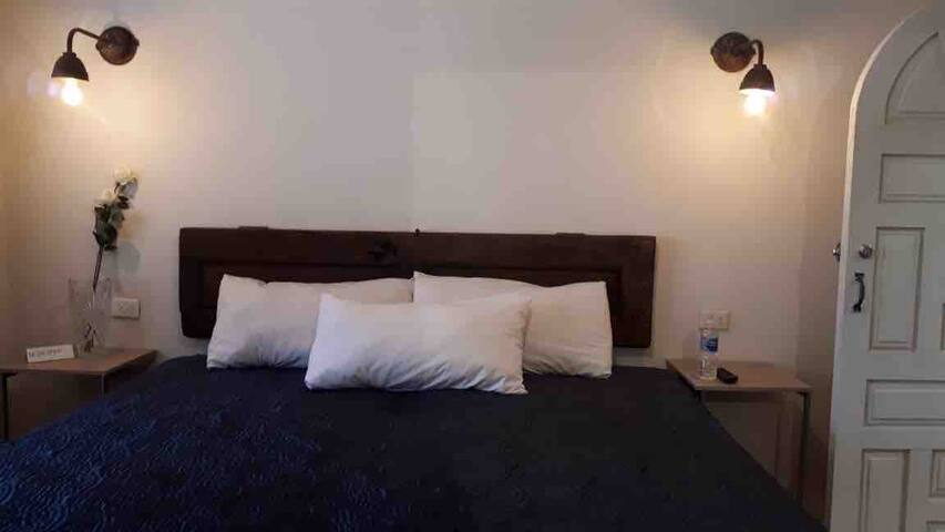 Habitación urbano a 2 cuadras de la parroquia 8