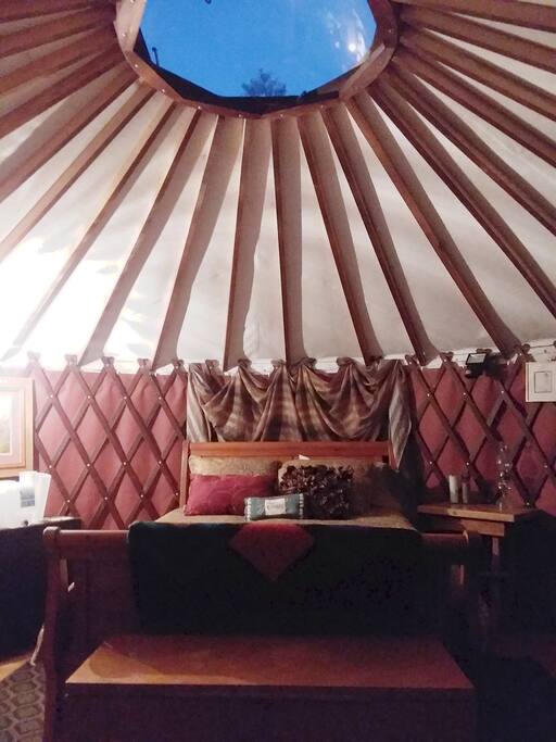 Super comfy eco-friendly queen size bed.