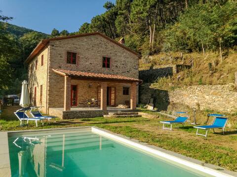 House with private pool 30km from Pisa