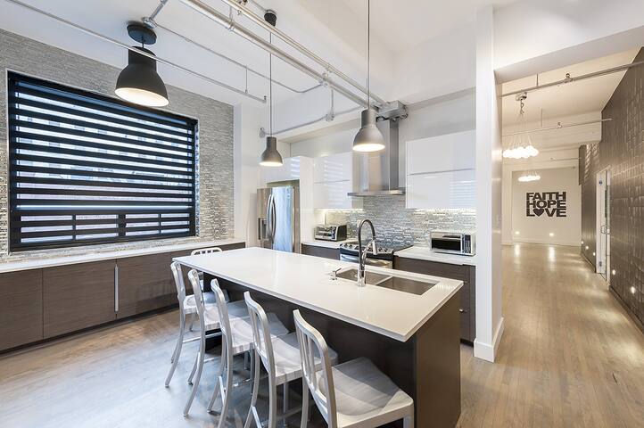 Holland Hotel | The Executive Loft gallery image 2